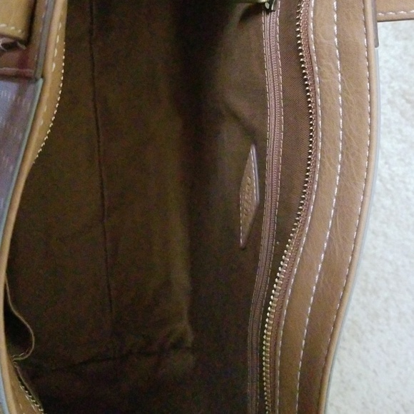 New! FOSSIL Light Grey/Creamish Printed Handbag. - Picture 8 of 8